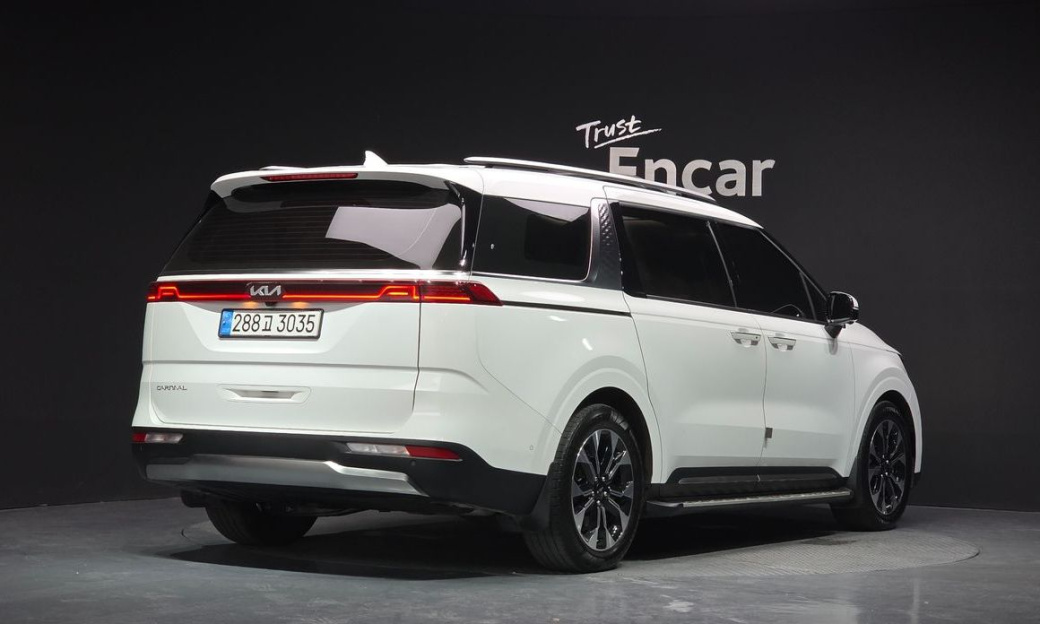 Kia Carnival 9-Seater Signature, 2023