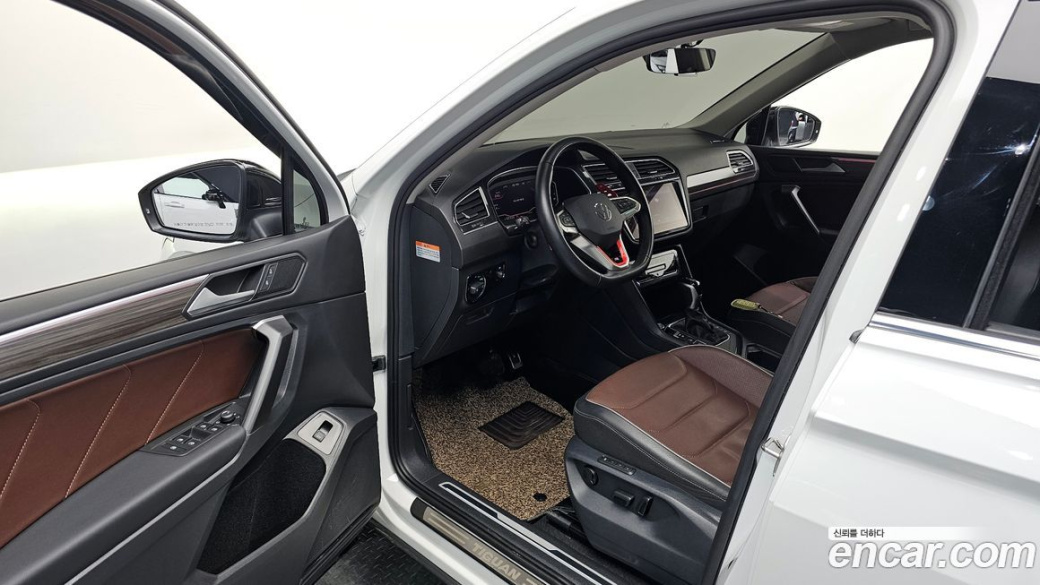 Volkswagen Tiguan 2.0 TSI Prestige, 2024