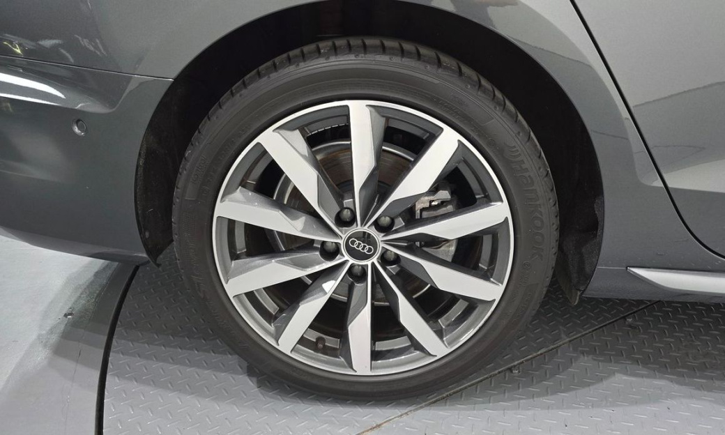Audi A4 40 TFSI Premium, 2023