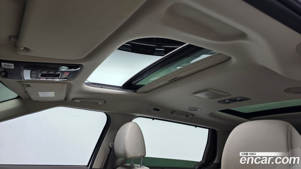 Kia Carnival 9-Seater Signature, 2022