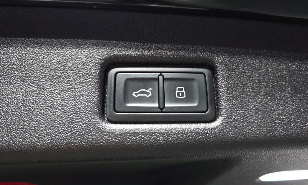 Audi Q5 45 TFSI Quattro S line, 2025