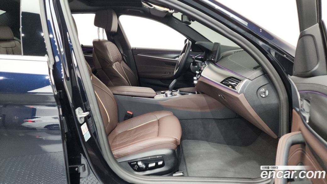 BMW 5-Series 523d M Sport, 2023