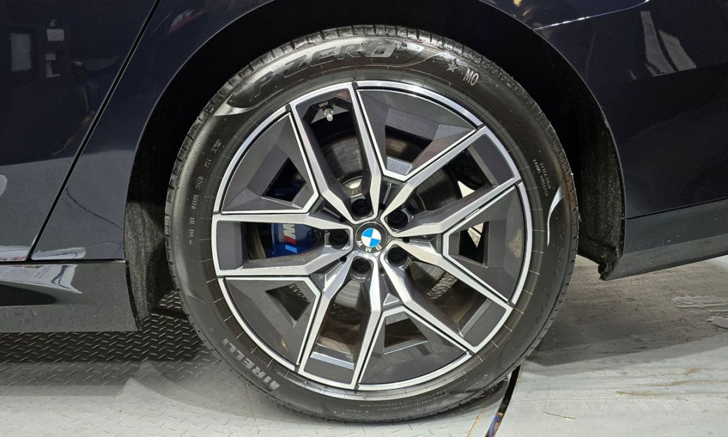 BMW 5-Series 520i M Sport, 2025