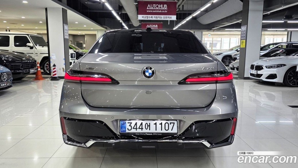 BMW 7-Series 740i xDrive M Sport, 2025