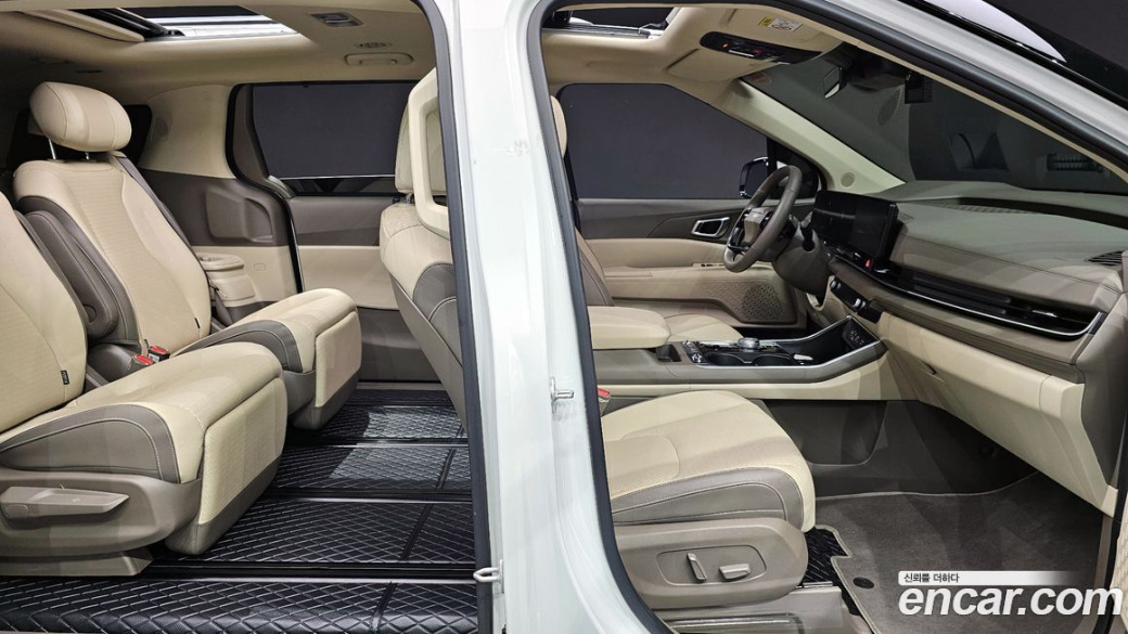 Kia Carnival 7-Seater Noblesse, 2025