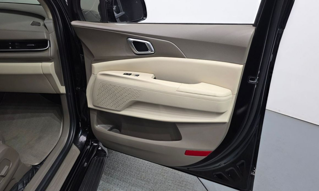 Kia Carnival 9-Seater Noblesse, 2025
