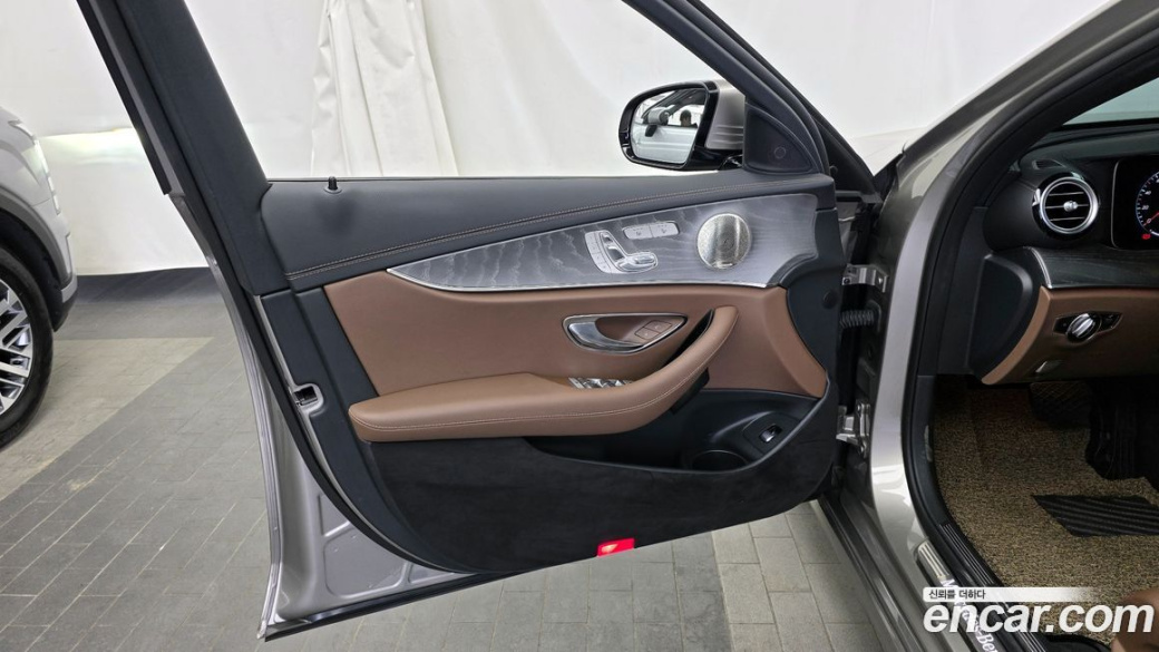 Mercedes-Benz E-Class E350 4MATIC Avantgarde, 2022