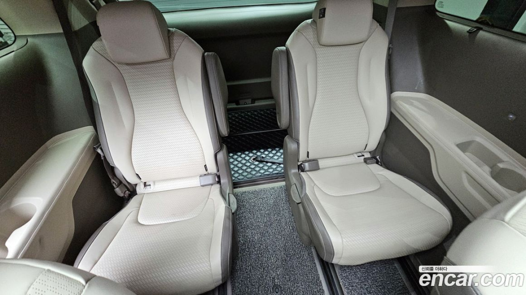 Kia Carnival 9-Seater Signature, 2022