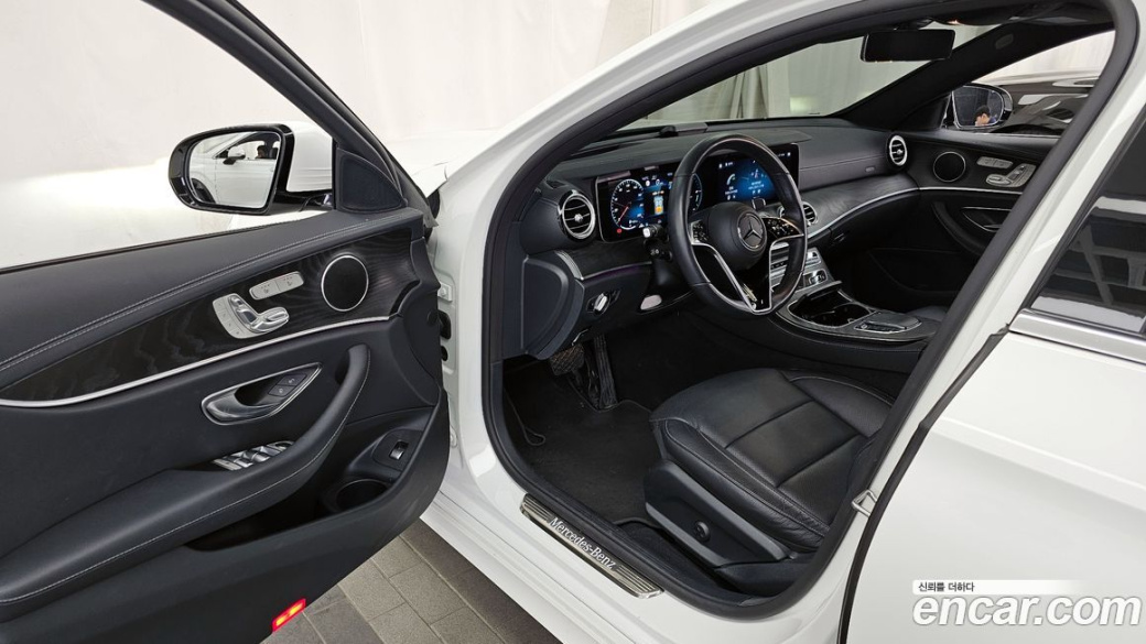 Mercedes-Benz E-Class E250 AMG Line, 2023