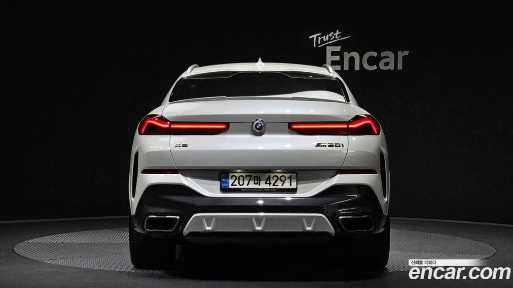 BMW X6 M50i, 2023