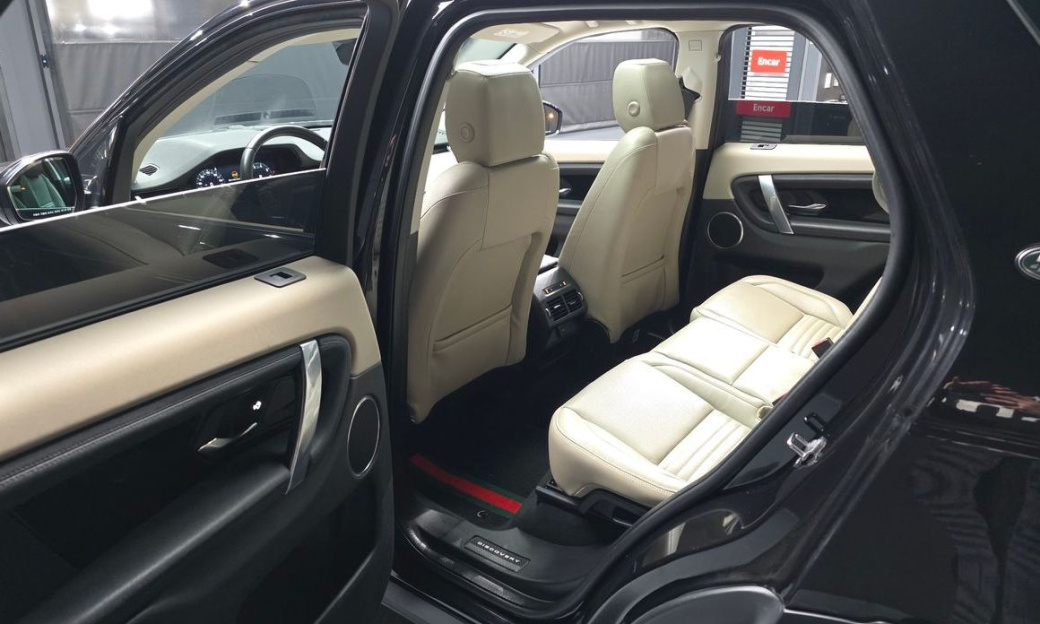 Land Rover Discovery Sport P250 SE, 2022