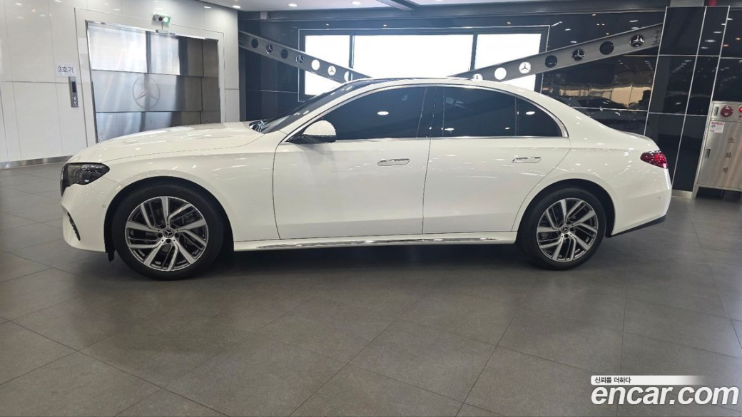 Mercedes-Benz E-Class E220d 4MATIC Exclusive, 2024