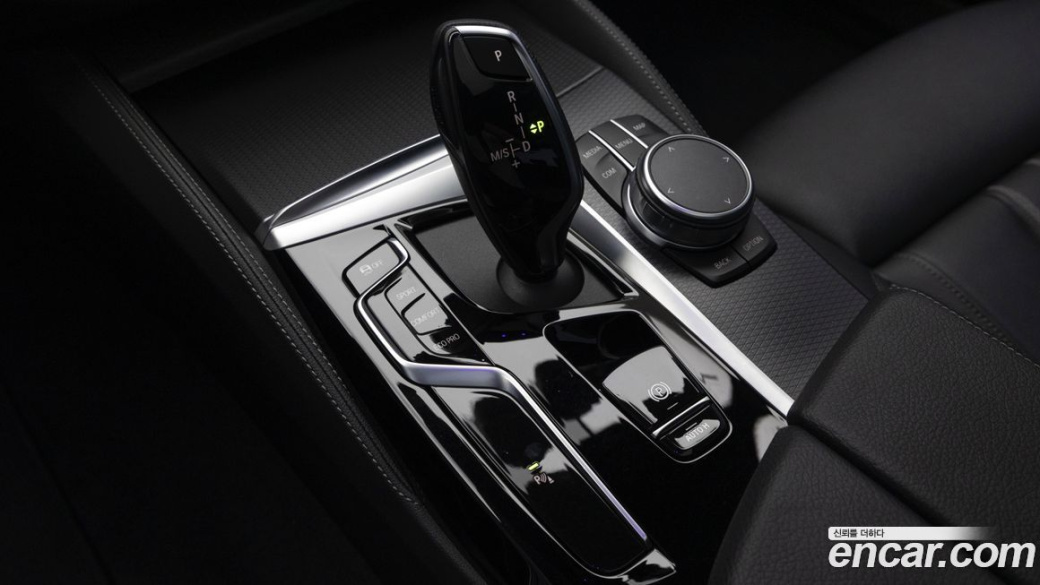 BMW 5-Series 520i M Sport, 2022