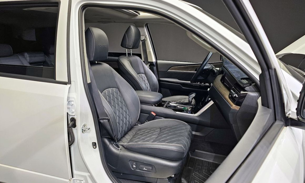 Kia Mohave Diesel 3.0 4WD 7-Seater, 2022