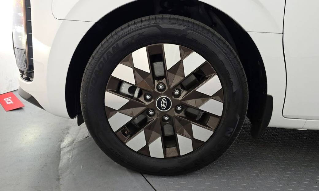 Hyundai Staria 2WD Camping Car, 2024