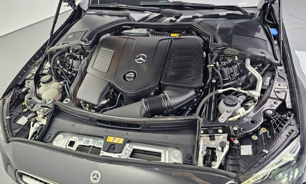 Mercedes-Benz C-Class C300 4MATIC Avantgarde, 2023
