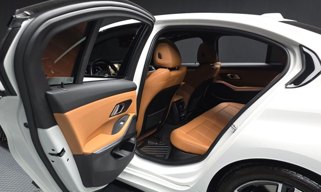 BMW 3-Series 320i M Sport, 2023