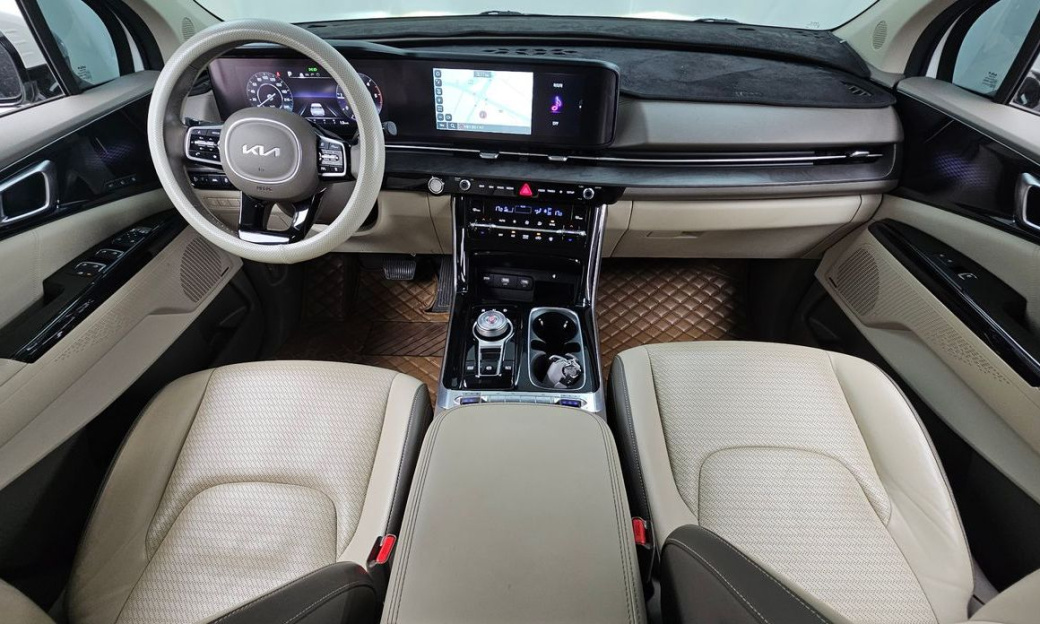 Kia Carnival 7-Seater Signature, 2022