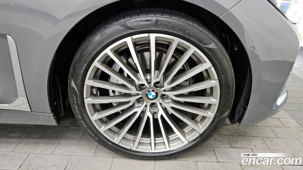 BMW 7-Series 740i Design Pure Excellence, 2022