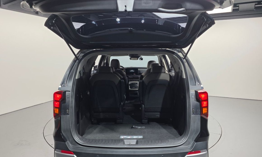 Kia Carnival 9-Seater Prestige, 2025