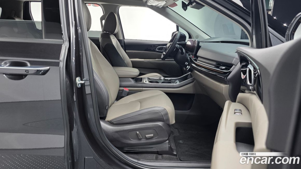 Kia Carnival 9-Seater Signature, 2025