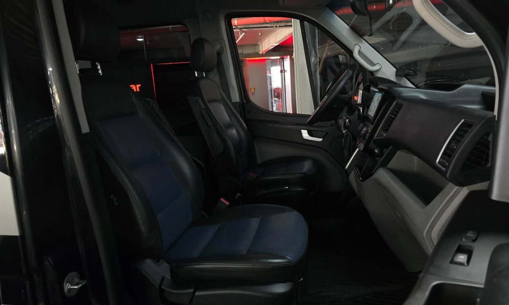 Hyundai Solati 15-seater, 2022