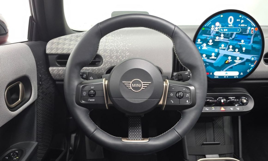 Mini Cooper Favoured, 2025
