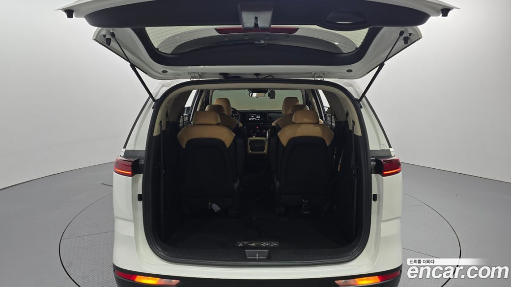 Kia Carnival 9-Seater Prestige, 2023