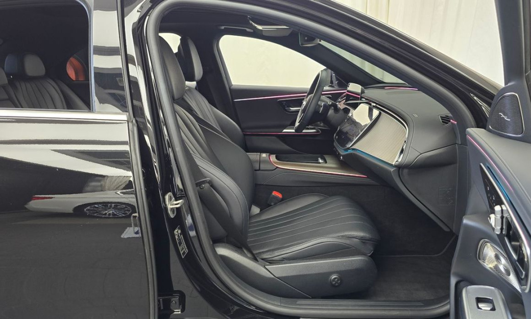 Mercedes-Benz E-Class E300 4MATIC Exclusive, 2024