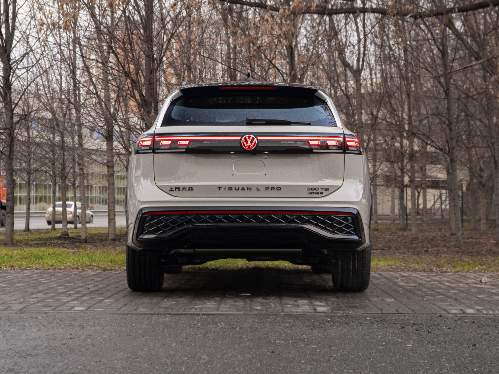 Volkswagen Tiguan L 2.0 AMT, 2025, 30 км