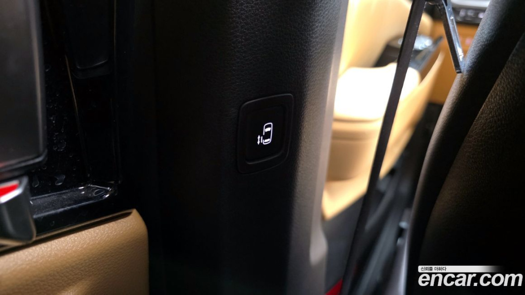 Kia Carnival 9-Seater Signature, 2023