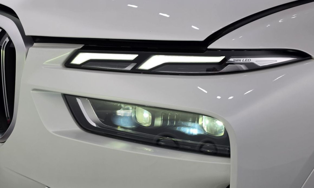 BMW X7 xDrive 40i Design Pure Excellence 6-Seater, 2024