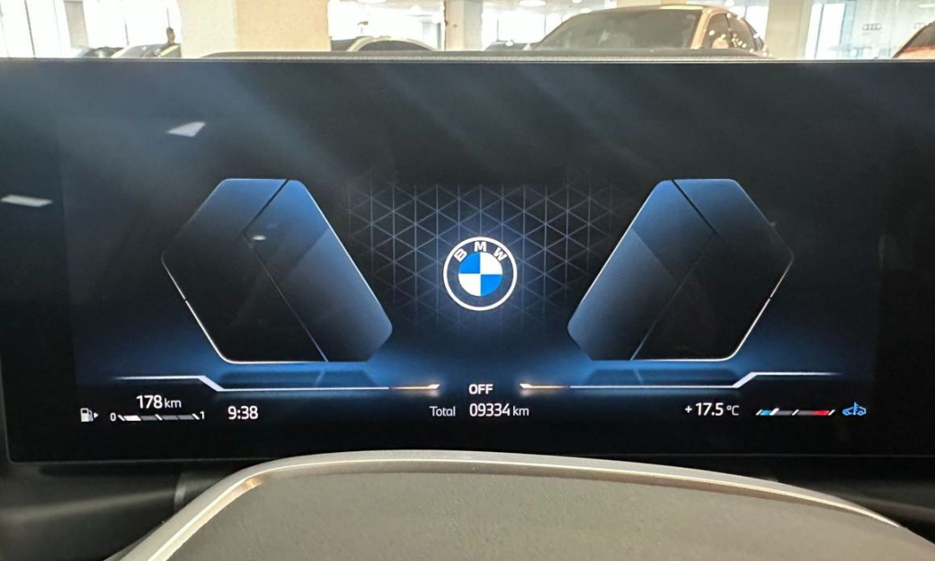 BMW 3-Series 320i, 2025
