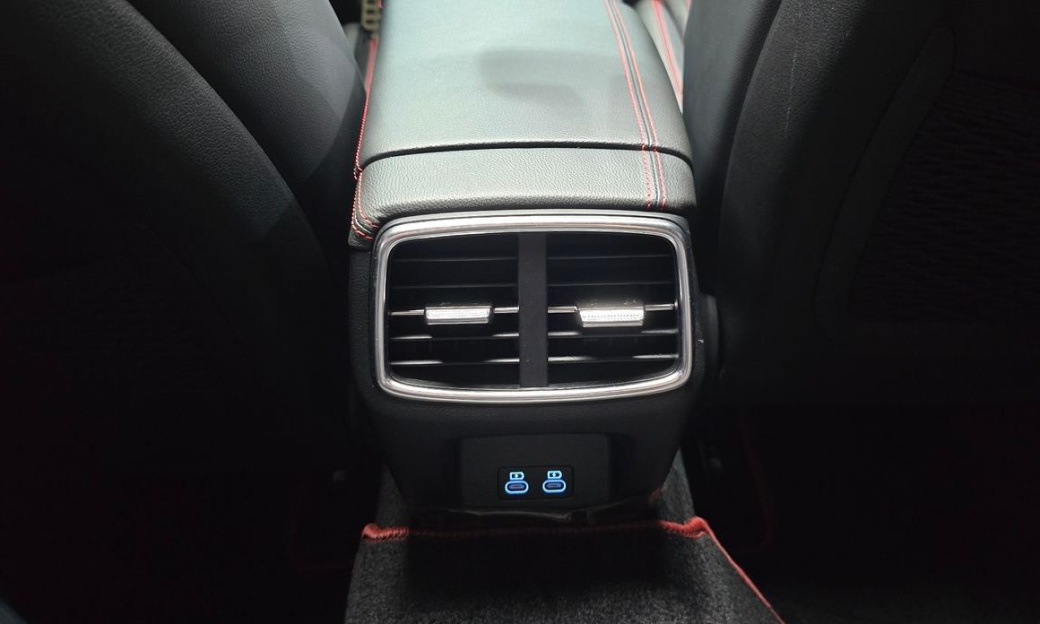 Genesis G70 Gasoline 2.5T 2WD, 2024