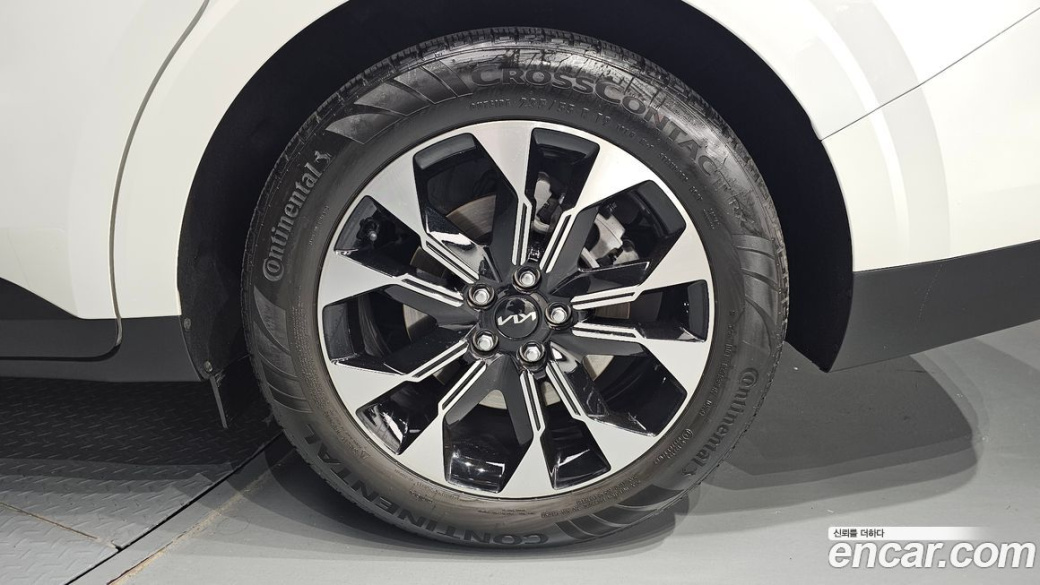 Kia Carnival 9-Seater Signature, 2023