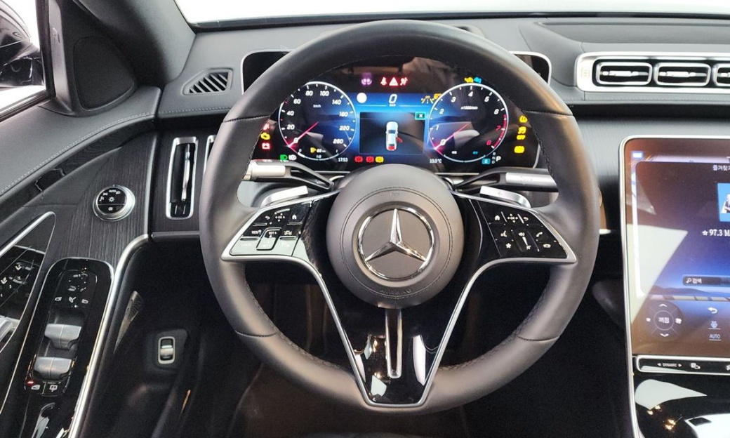Mercedes-Benz S-Class S450L 4MATIC, 2023