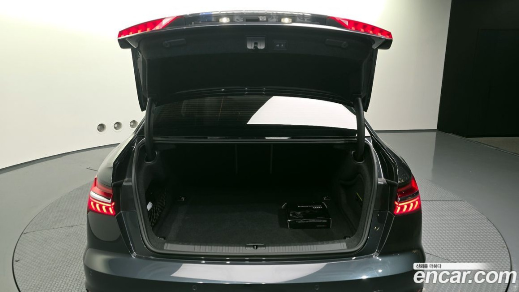 Audi A6 45 TFSI, 2023