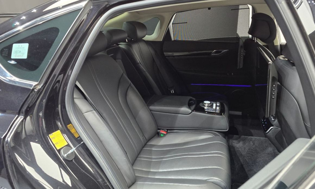 Genesis G80 Gasoline 2.5 Turbo AWD, 2025