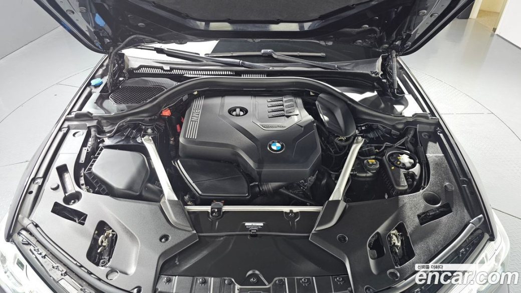 BMW 5-Series 520i M Sport, 2022