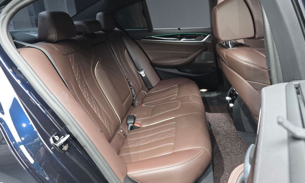 BMW 5-Series 530i M Sport Package, 2023