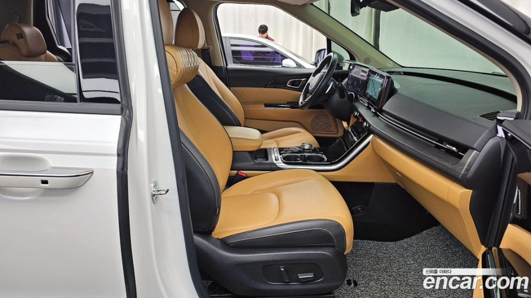 Kia Carnival 9-Seater Signature, 2023