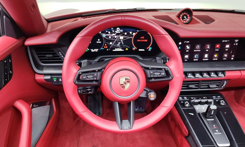 Porsche 911 Carrera GTS Cabriolet, 2025