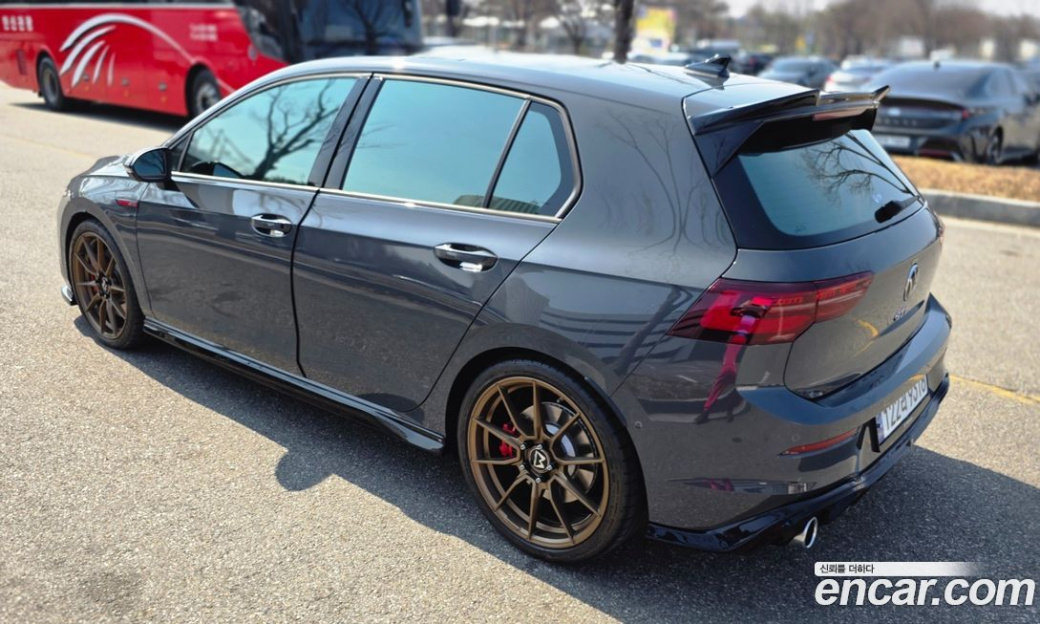 Volkswagen Golf 2.0 GTI, 2024
