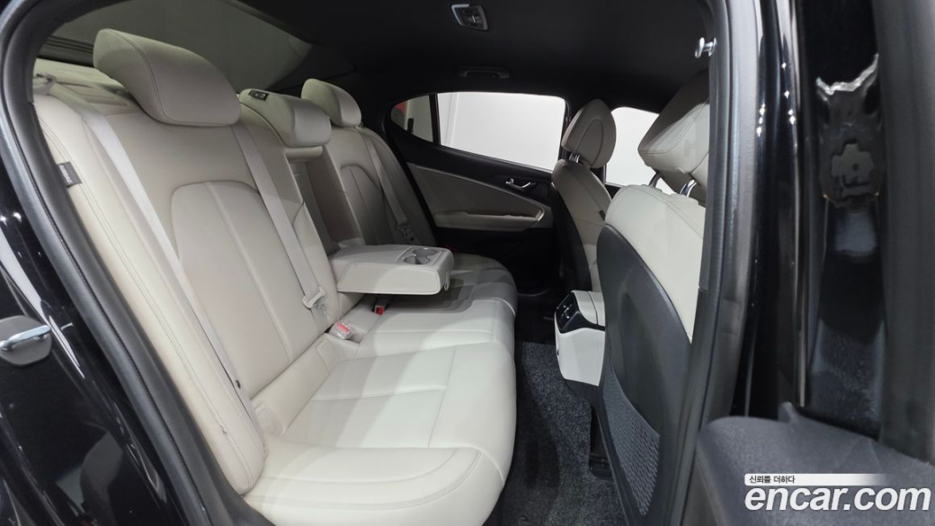 Genesis G70 Gasoline 2.0T 4WD, 2022