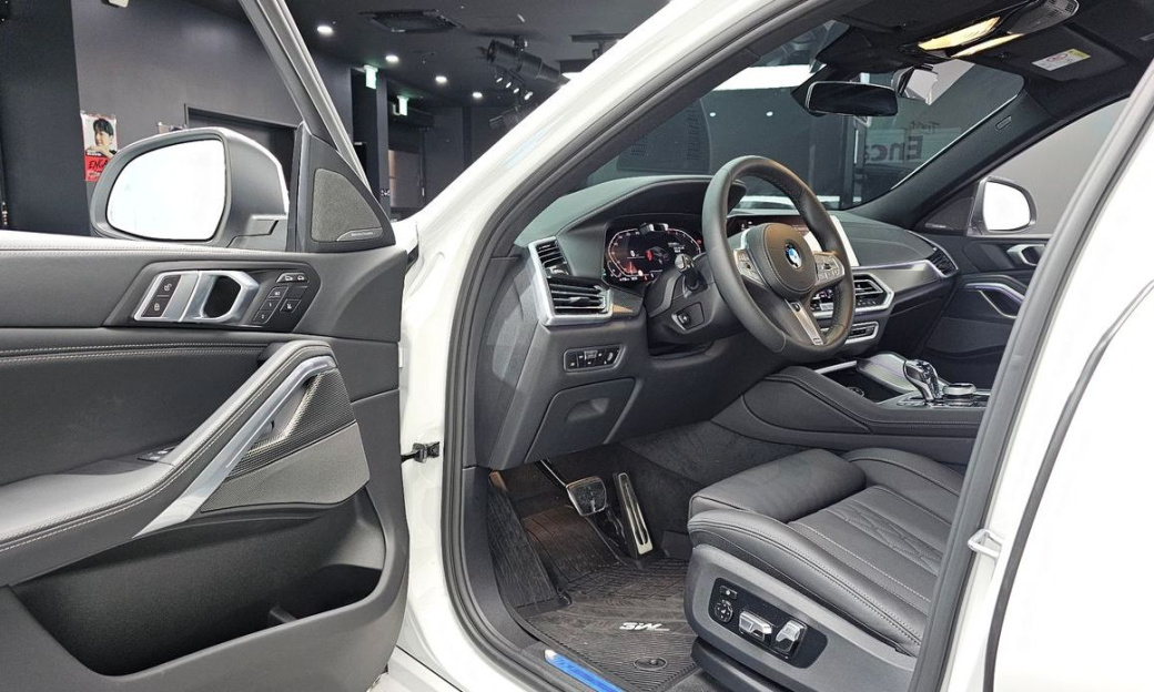 BMW X6 xDrive40i M Sport, 2023