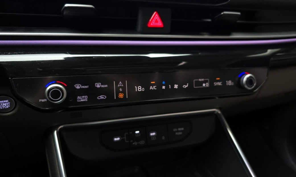 Kia Carnival 9-Seater Signature, 2025