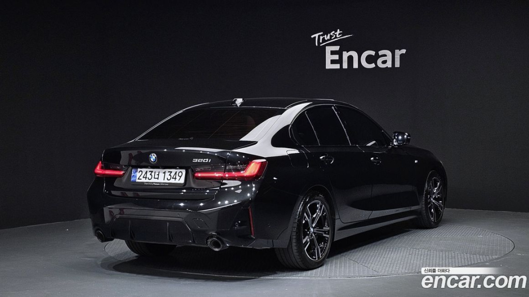 BMW 3-Series 320i M Sport, 2024