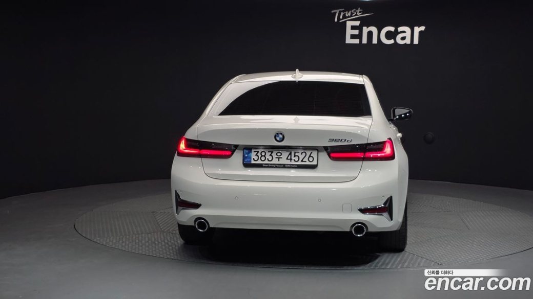 BMW 3-Series 320d Luxury, 2022