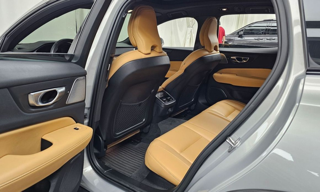 Volvo V60 B5 Ultimate AWD, 2024