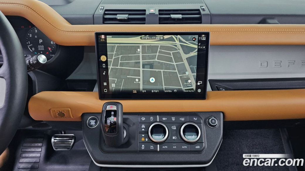 Land Rover Defender 130 P400 X-Dynamic HSE, 2024
